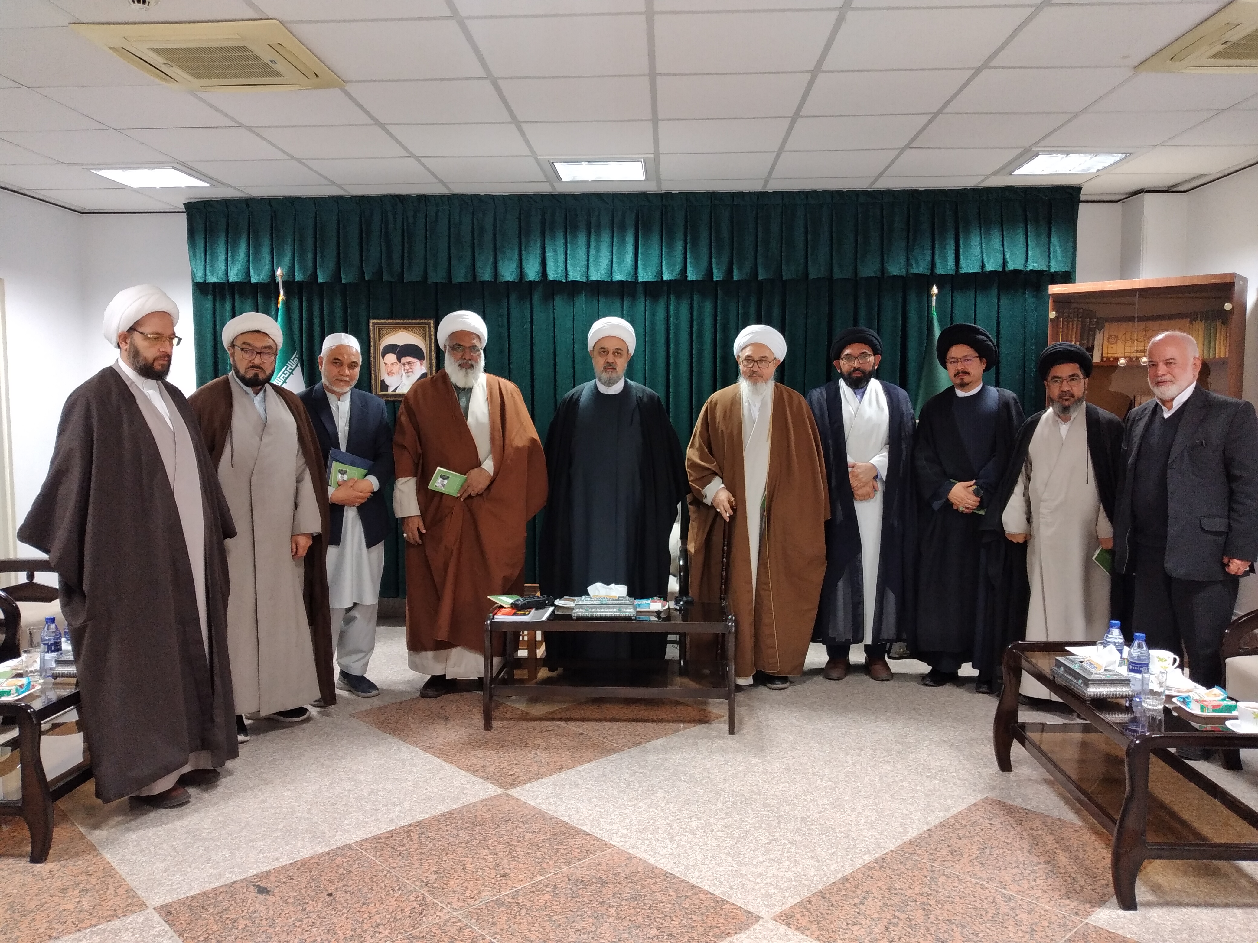 تقرير مصور / أمين عام المجمع العالمي للتقريب بين المذاهب الإسلامية يستقبل علماء شيعة أفغانستان وباكستان