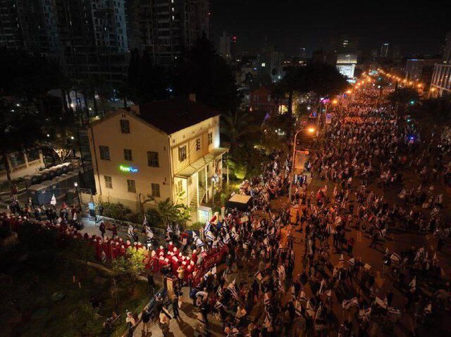 تظاهرات گسترده صهیونیست ها علیه سیاست کابینه بنیامین نتانیاهو 