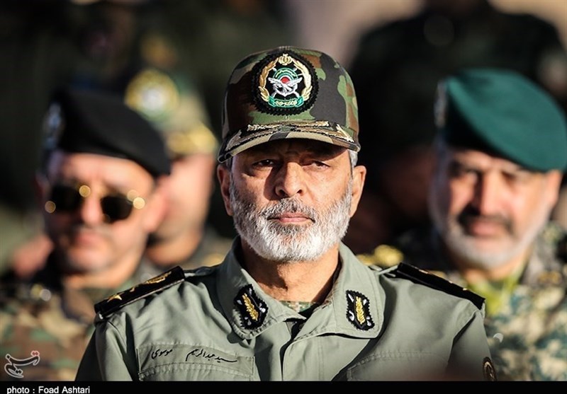 اللواء باقري: أحد أهداف الأعداء هو المساس بإستقلال ايران ووحدة شعبها وتماسكه