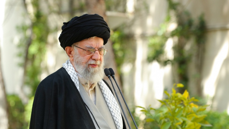 Revolutionsoberhaupt sagt, Vergiftung von Studenten sei „unverzeihliches“ Verbrechen und fordert „Höchststrafe“