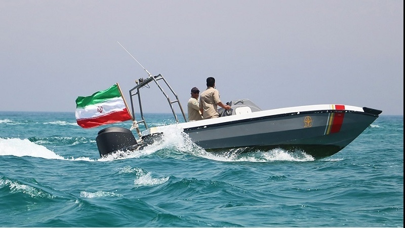 ایران کی بحریہ نے خلیج فارس میں امریکیوں کو فارسی میں بات کرنے پر مجبور کر دیا