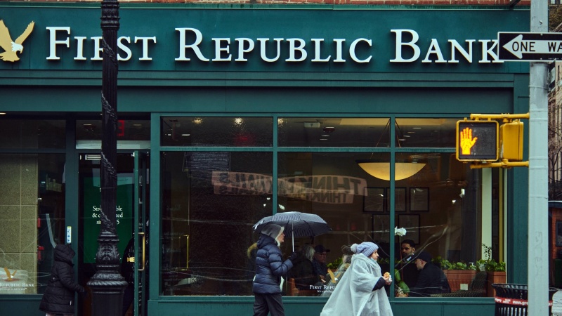 Warga Amerika Khawatirkan Keamanan Simpanannya di Bank