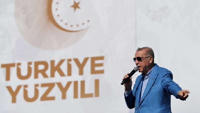 Turchia, Erdogan: 'Salari più alti per le elezioni'