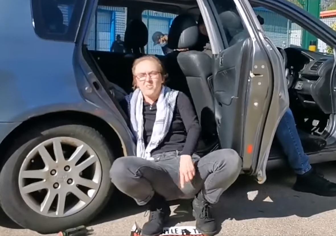 Video: Palestine activists block the only entrance to Israeli weapons factory in Leicester, England