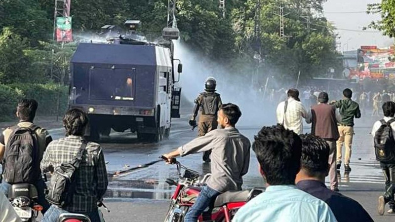 Pakistan'da İmran Han'ın tutuklanmasının ardından başlayan protestolar