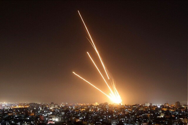 Balas Serangan Israel, 400 Roket Ditembakkan dari Gaza