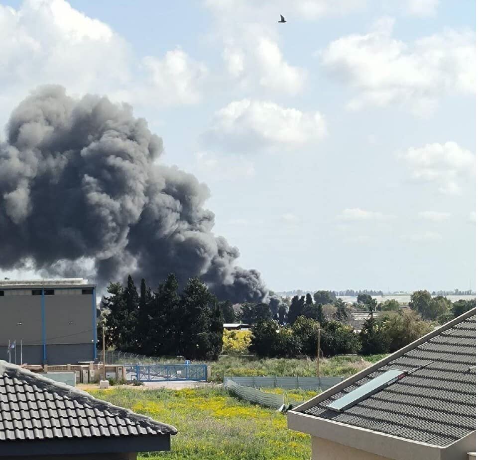Palestinians step up rocket attacks on Zionist positions in retaliation for Gaza aggression