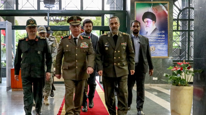 Verteidigungschef: Iran ist bereit, Syrien beim Aufbau der Verteidigungsinfrastruktur zu helfen