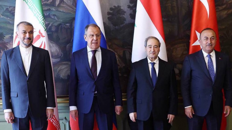 Spitzendiplomaten in Moskau unterstreichen territoriale Integrität Syriens und Fahrplan für bessere Beziehungen zwischen Ankara und Damaskus