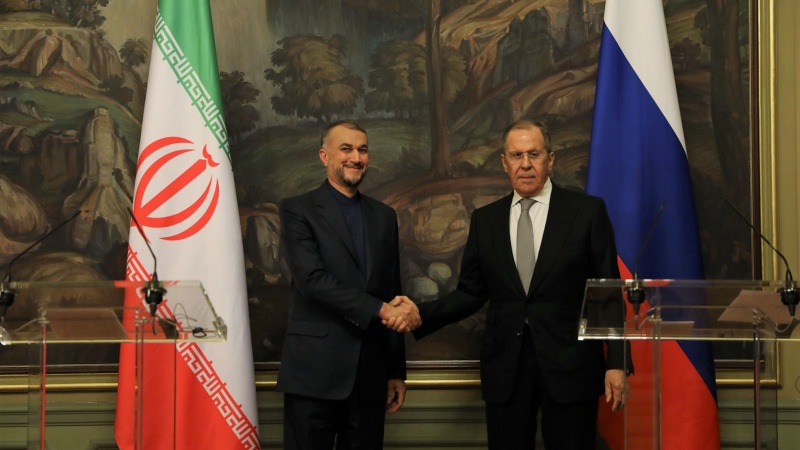 イラン・ロシア両外相が会談；金融協力拡大を中心に協議