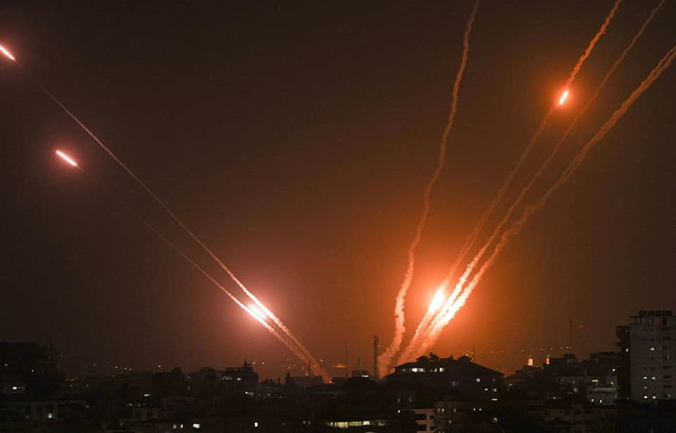Videos: Resistance launched a salvo of rockets into colonial Israeli settlements about half an hour before ceasefire