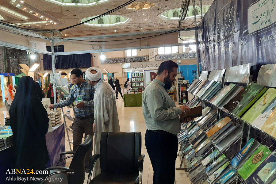بازدید معاون فرهنگی مجمع جهانی اهل‌بیت(ع) از نمایشگاه کتاب تهران/ دکتر فرمانیان: لازمه حضور در نمایشگاه بین‌المللی تبلیغات است/ جلسات آسیب شناسی برگزار می‌کنیم