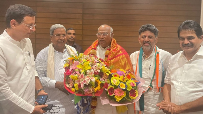 कर्नाटक में कांग्रेस की बंपर जीत, क्या विपक्ष को एकजुट कर सकती है?