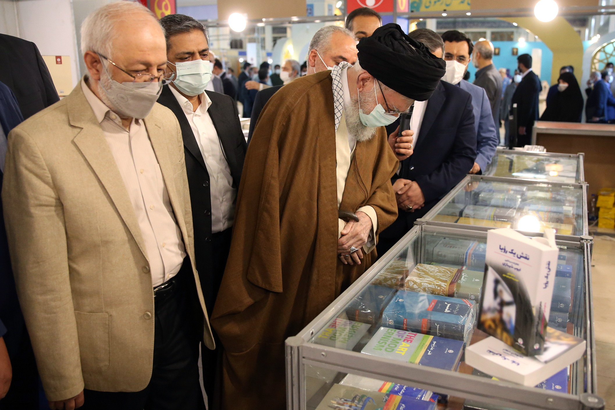 Imam Khamenei visits Tehran International Book Fair