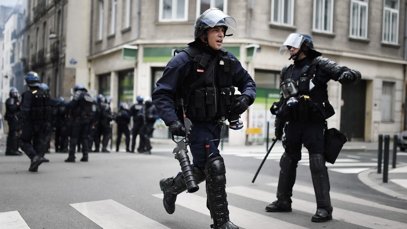 Paris'te aşırı sağcılar gösteri düzenledi