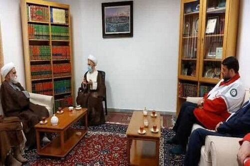 Head of Iranian Red Crescent meets with Grand Ayatollah Sobhani