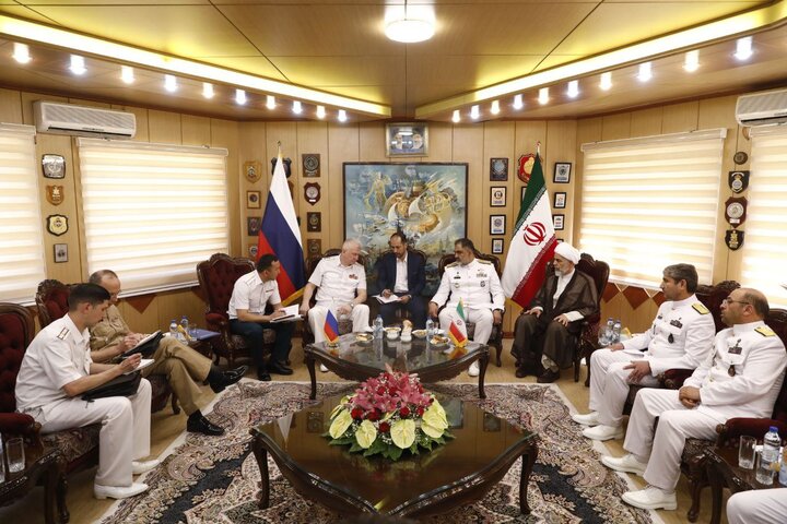 الادميرال شهرام ايراني: العدو يحاول استهداف التعاون الثلاثي بين إيران وروسيا والصين 