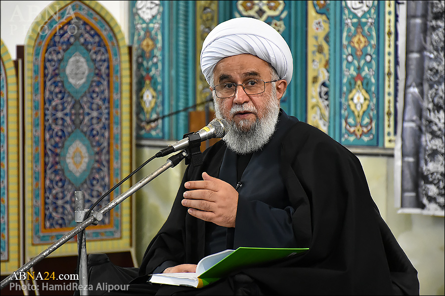 Pagharap sa intelektwal at moral na mga paglihis sa lipunan ay isa sa mga pinakadakilang gawa ni Imam al-Sadiq (pbuh).