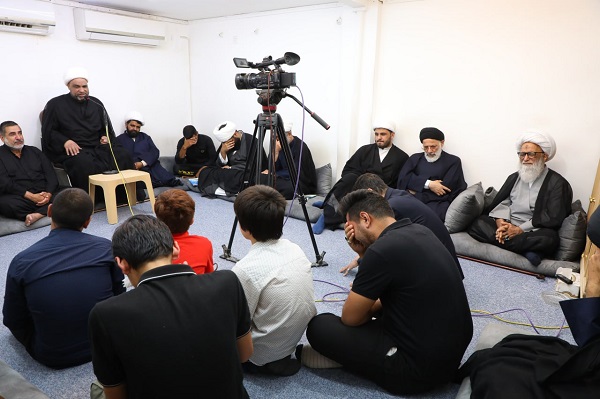 آية الله النجفي يقيم مجلس عزاء في ذكرى شهادة الإمام الصادق (عليه السلام)