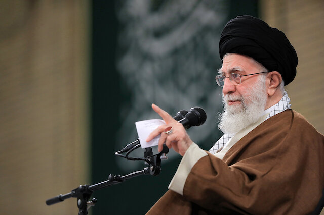 Imam Khamenei: Hajj is a global and civilizational issue aimed to establish unity against oppression