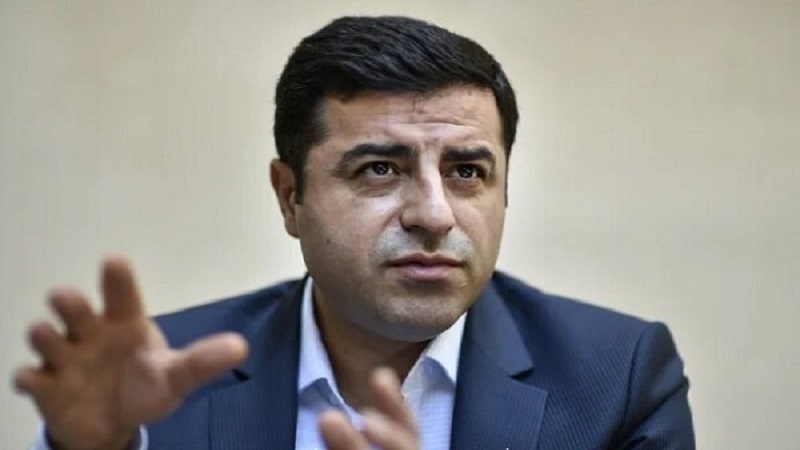 دەمیرتاش لە زیندانەوە باسی دزرانی دەنگەکانی ھەڵبژاردن دەکات