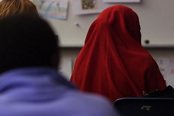 تعرض نژادی به زن محجبه در آلمان