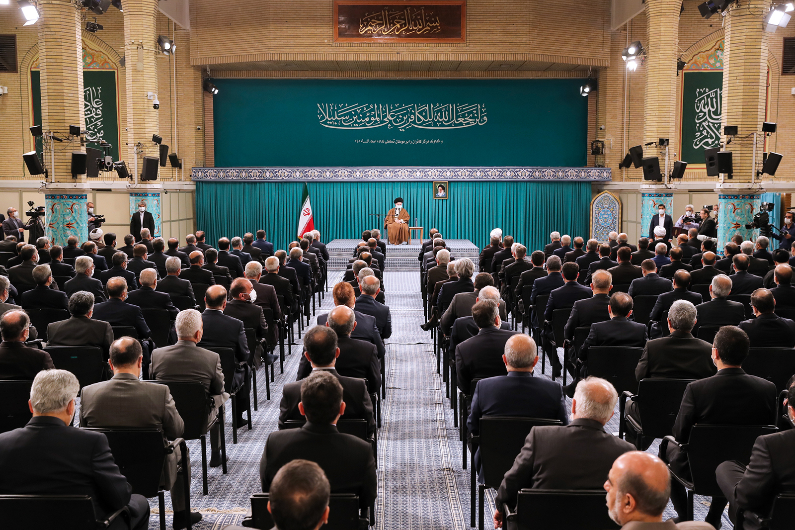 Imam Khamenei receives diplomats, Iranian Foreign Ministry officials