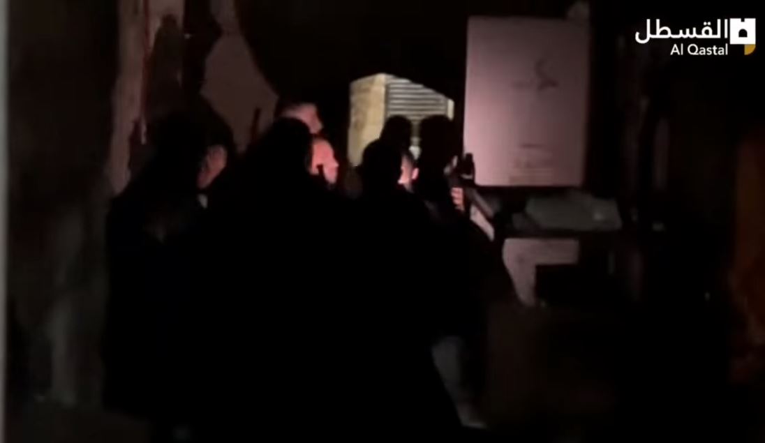 Video: Israeli occupation soldiers assault members of Palestinian family after raiding their home 