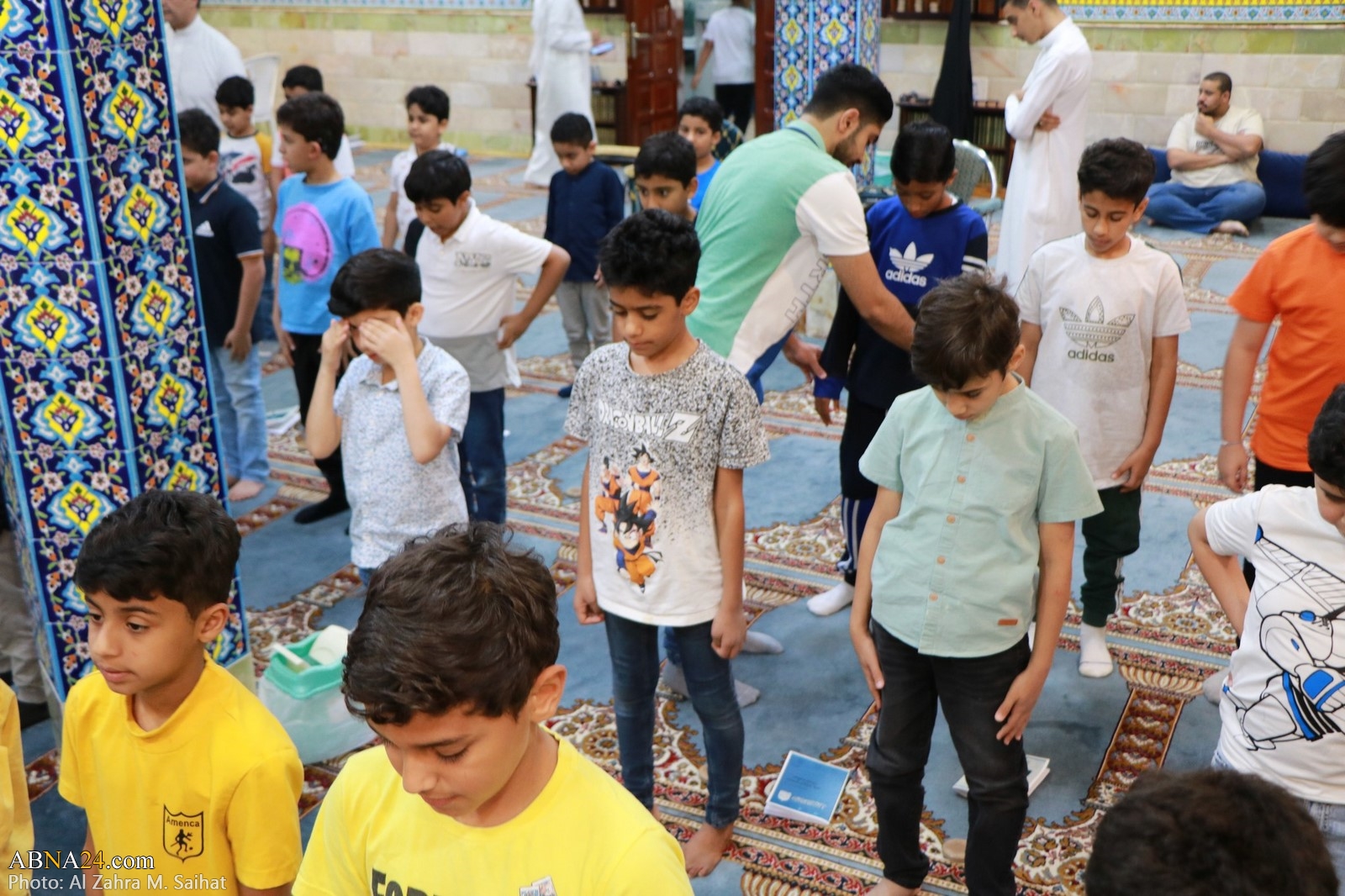 تعليم الاطفال الوضوء والصلاة في مسجد الزهراء (ع) بمدينة سيهات السعودية