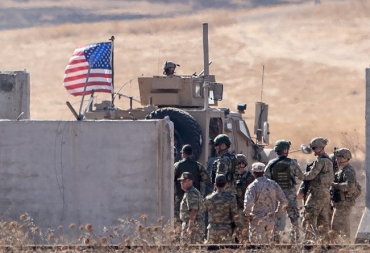 انباء عن هروب 3 معتقلين من "داعش" الإرهابي من سجن أميركي بدير الزور