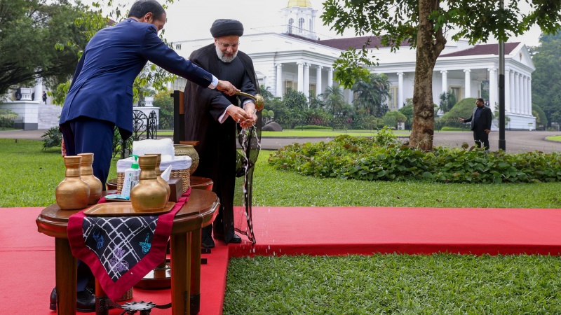 Jokowi Sambut Resmi Presiden Iran di Istana Bogor