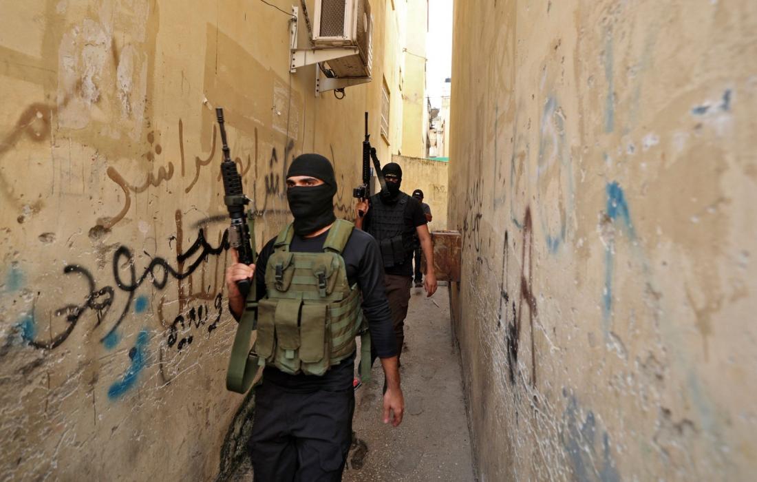مقامون فلسطينيون يشتبكون مع قوات الاحتلال الصهيوني بعد اقتحام الاخيرة بلدة قباطية