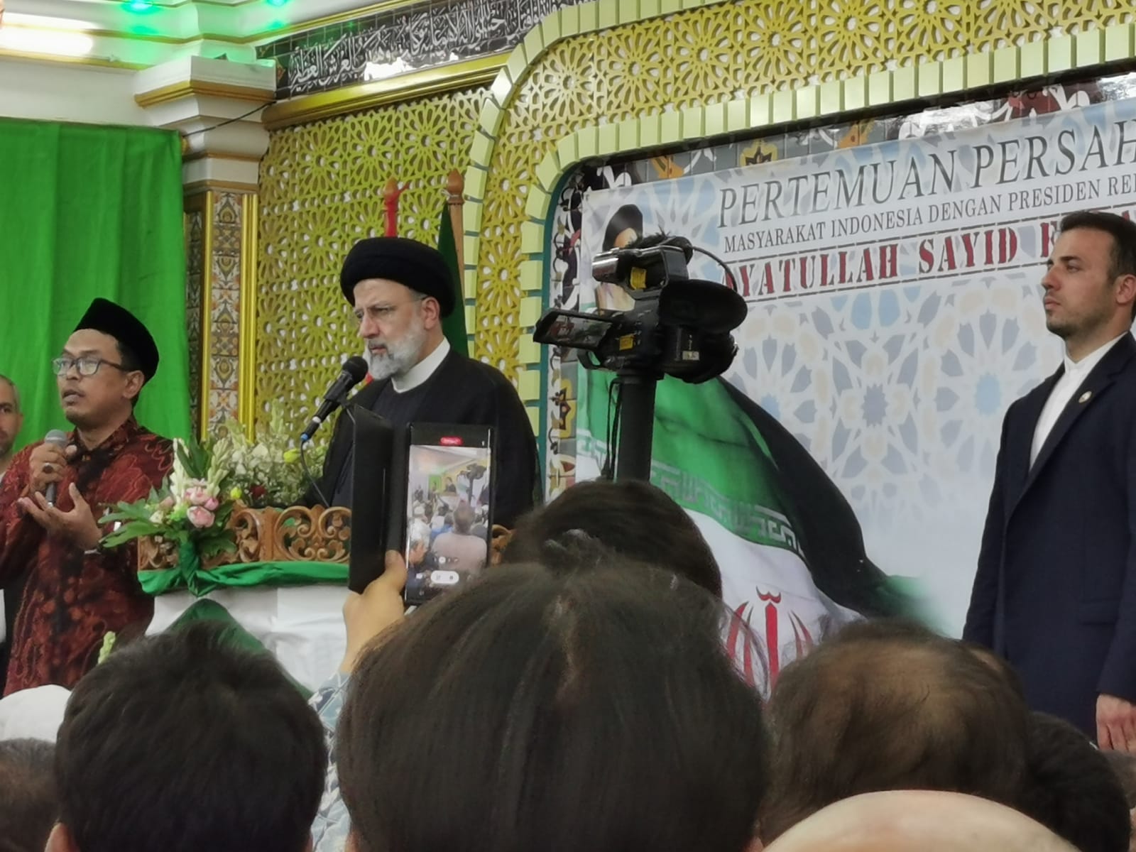 Di Hadapan Masyarakat Indonesia, Presiden Raisi Tekankan Pentingnya Persatuan Islam 