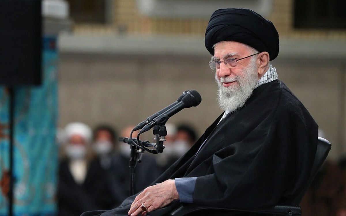 پیام رهبر انقلاب به یادواره‌ ۲۴۰۰ شهید بخش کن تهران