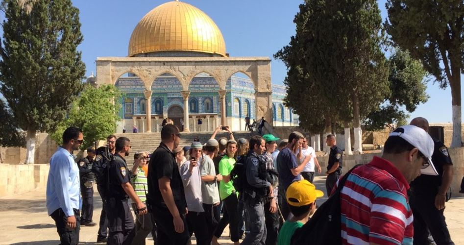 Higit sa 180 extremist Jewish settlers ang dinungisan ang Aqsa Mosque