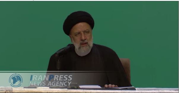 Акцент Раиси на важности роли экономических активистов в реализации договоренностей между Ираном и Индонезией