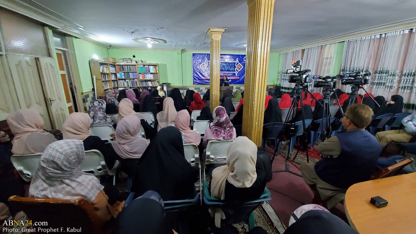 حفل بهيج بمناسبة ولادة السيدة المعصومة (ع) في العاصمة الأفغانية(صور)