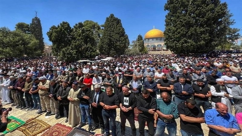 بەرپاکرانی نوێژی هەینی لە مزگەوتی ئەقسا بە ئامادەبوونی 45 هەزار فەلەستینی