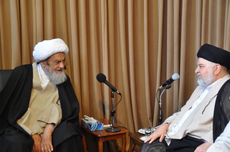 Representative of Grand Ayatollah Sistani meets with senior Shia cleric