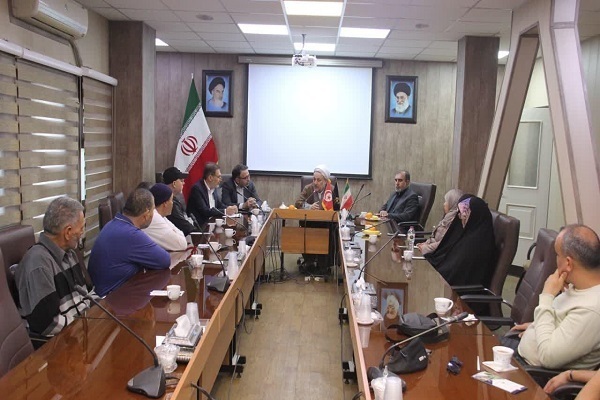Estudantes tunisianos visitam a Universidade Al-Mustafa em Qom