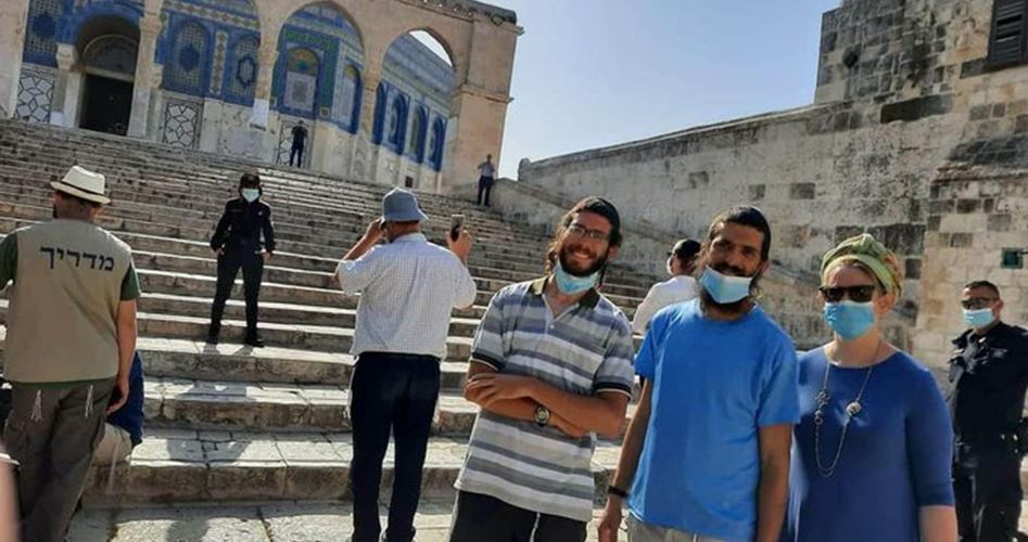 Dozens of extremist Jewish settlers break into Aqsa Mosque