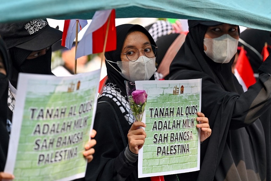  Indonesians hold protest to slam Israeli incursions into Aqsa Mosque