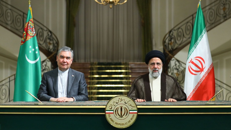 イランとトルクメニスタンが5つの協力文書に調印