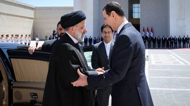 Assad chiede aiuto all’Iran per la ricostruzione della Siria
