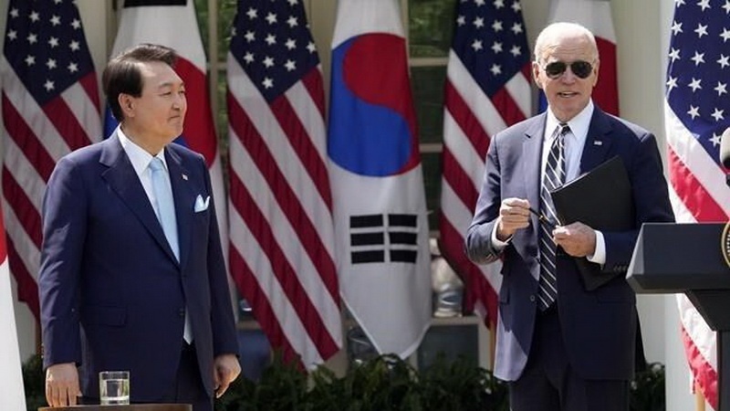 Демонстрация северокорейской молодежи против заявления Вашингтона