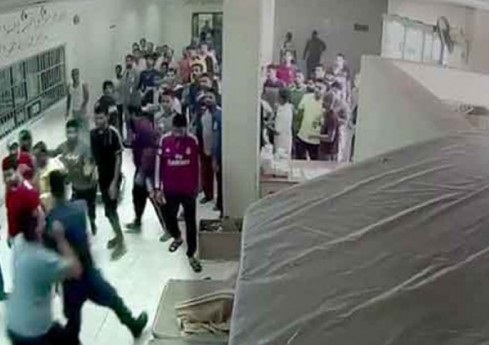 قوات الشغب تقتحم مبانٍ في سجن "جَوْ" وتعتدي بالضرب على المعتقلين