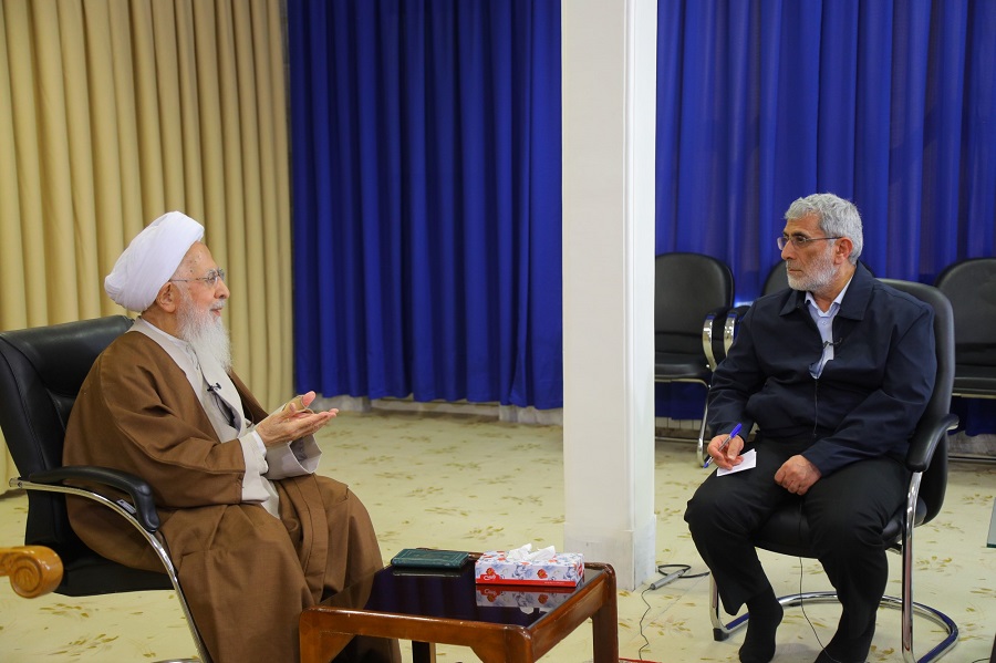 آیت الله جوادی آملی: شهداء سرمایه‌های کشور هستند/ آنچه باعث پیروزی می‌شود ارتباط تنگاتنگ با خداست