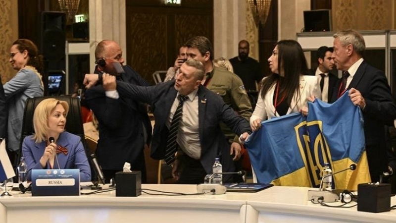 Түркијәдә Украјна вә Русија нүмајәндә һејәтләри арасында дава дүшүб