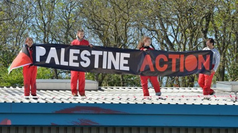 Britische Polizei verhaftet 33 Aktivisten, um Belagerung einer israelischen Drohnenfabrik zu durchbrechen