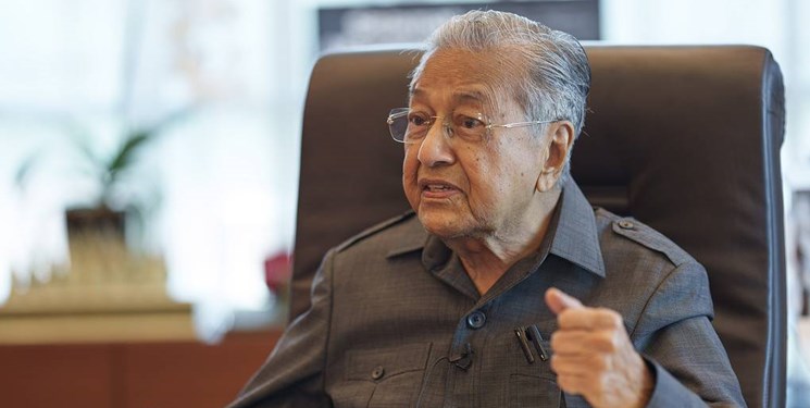 ماهاتیر محمد: اقدامات آمریکا بشریت را به سمت جنگ جهانی سوق می‌دهد